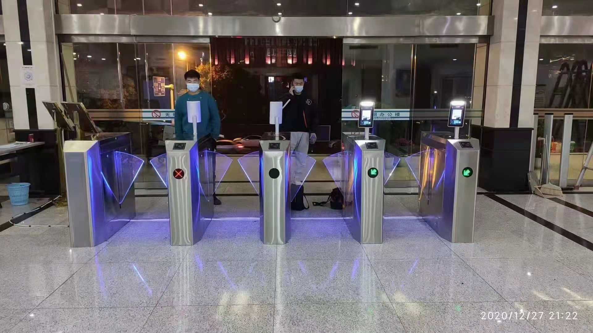 武汉地铁出入口防撞翼闸